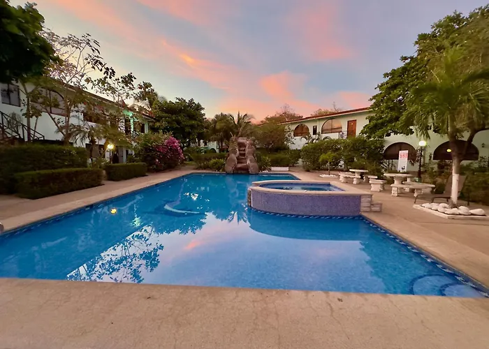 Newly Renovated One-bedroom, One-bath Ground Unit * Coco